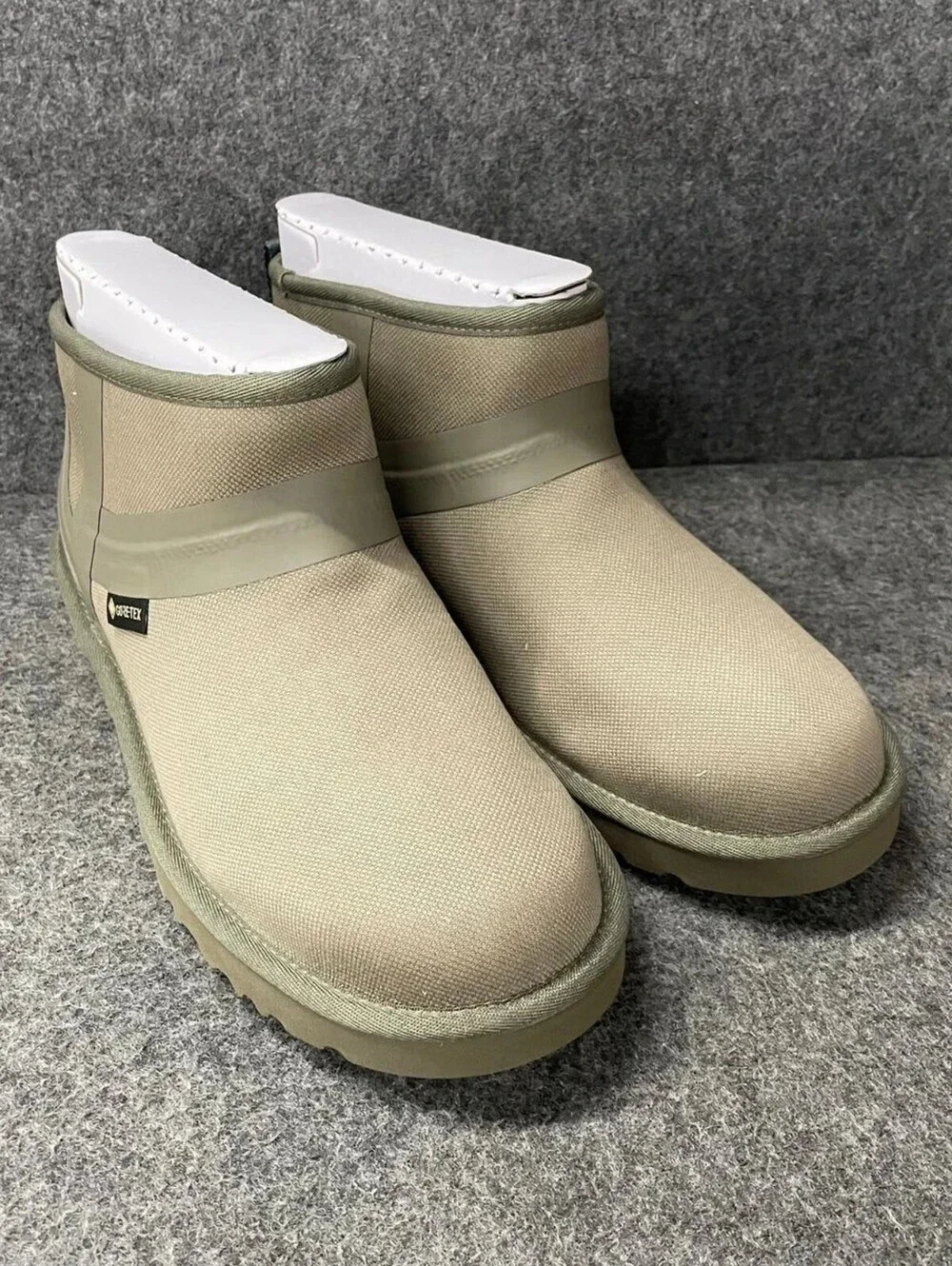 UGG Reese Cooper Ultra Mini Boot Men's Size US 9/ 10 W Kalamata Gore Tex New